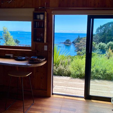 Kereru Cabin - Spectacular Seaviews, Rustic, Glamping Eco Adventure Палм-Бич Экстерьер фото