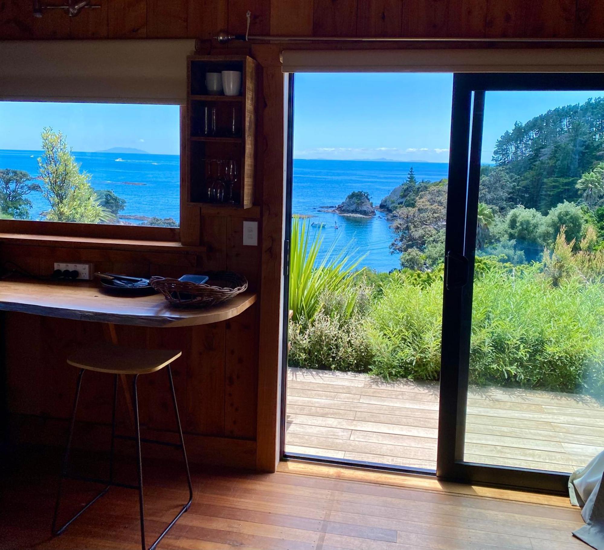 Kereru Cabin - Spectacular Seaviews, Rustic, Glamping Eco Adventure Палм-Бич Экстерьер фото